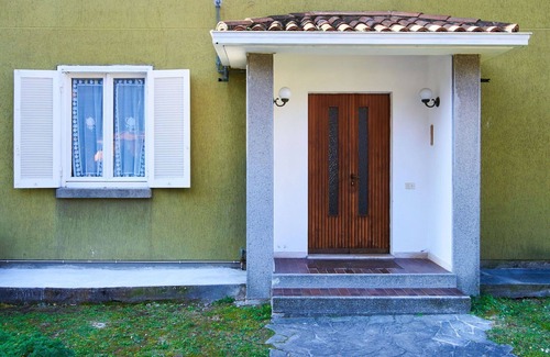 Dervio Casa | Hermoso apartamento en villa para 16 personas con WIFI, TV, balcón y mascotas permitida