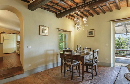Pescaglia Villa | Bonito apartamento en villa con WIFI, A/C, piscina, TV, terraza, mascotas permitida y aparcamiento