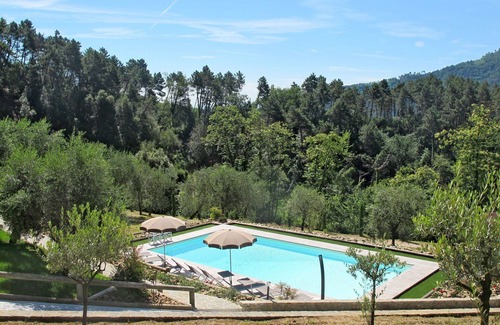 Pescaglia Villa | Bonito apartamento en villa con WIFI, A/C, piscina, TV, terraza, mascotas permitida y aparcamiento
