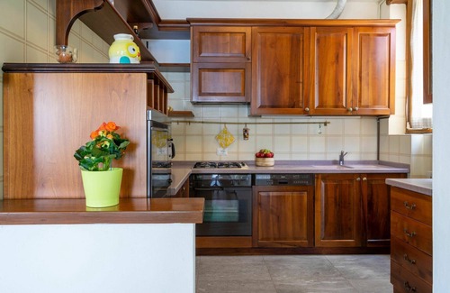 Someraro Casa | Acogedor apartamento en villa con WIFI, TV, balcón, mascotas permitida y aparcamiento