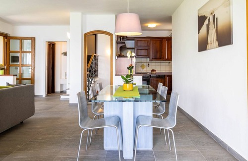 Someraro Casa | Acogedor apartamento en villa con WIFI, TV, balcón, mascotas permitida y aparcamiento