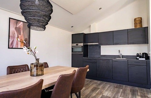 Schaarsbergen Casa | Precioso apartamento en villa para 6 personas con piscina, WIFI, TV y terraza