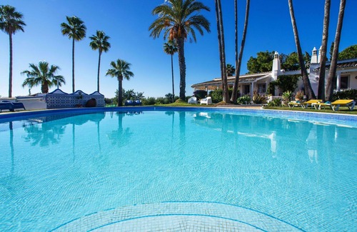 Luz de Tavira Casa | Bonito apartamento en villa para 4 personas con WIFI, piscina, TV, terraza y aparcamiento