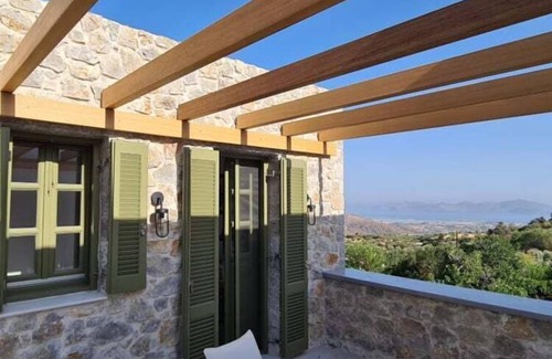 Lagoudi Zia Casa | Nice apartment in Zia with hot tub