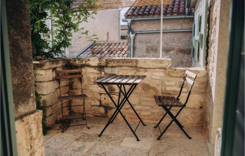 Karlovici Apartamento | Nice Apartment In Zminj With Wifi