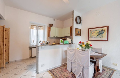 Castell'Alfero Apartamento | Acogedor apartamento para 4 personas con piscina, WIFI, TV y patio