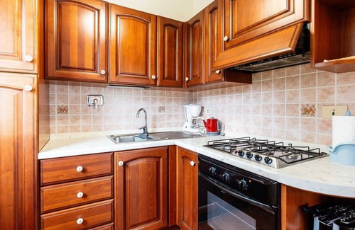 Diano Castello Apartamento | Precioso apartamento con piscina, WIFI, TV, terraza, mascotas permitida y aparcamiento