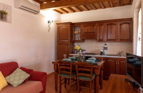 Massa Marittima Casa | Hermoso apartamento en villa para 6 personas con WIFI, A/C, TV, terraza y mascotas permitida