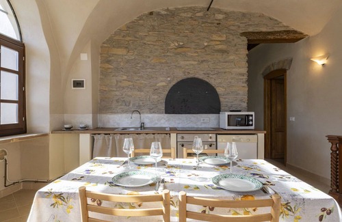 Novelli Apartamento | Apartamento con piscina, WIFI, TV, terraza, mascotas permitida, vista panorámica, aparcamiento