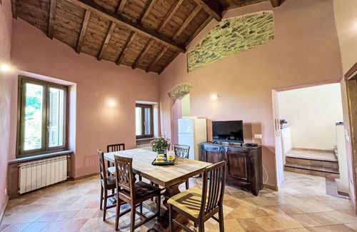 Novelli Apartamento | Apartamento con WIFI, piscina, TV, patio, mascotas permitida, vista panorámica, aparcamiento