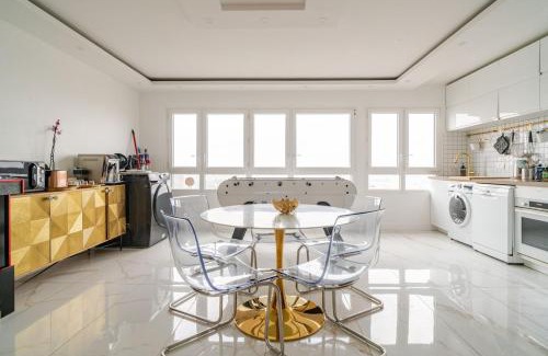 Asiatique Apartamento | Nice Apartment with amazing view of Paris plus Parking