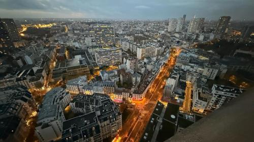 Asiatique Apartamento | Nice Apartment with amazing view of Paris plus Parking