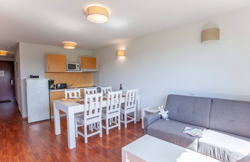 Cassen Apartamento | Apartamento con piscina, internet, TV, terraza, mascotas permitida, vista panorámica, aparcamiento