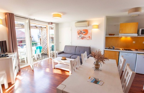 Cassen Apartamento | Apartamento con piscina, internet, TV, terraza, mascotas permitida, vista panorámica, aparcamiento