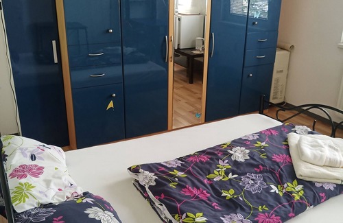 Vienna Cama Y Desayuno | Bonita habitación grande y luminosa con baño de visitas y acceso directo a la terraza.