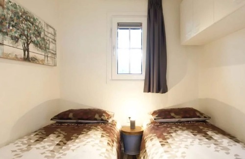Noordoostelijk van Schaarsbergen Chalet De Esquí | Bonito chalet en un parque de vacaciones, junto al Parque Nacional Hoge Veluwe