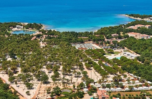 Umag Chalet De Esquí | Chalet ideal con 2 baños y un lavavajillas, a 2 km de Umag