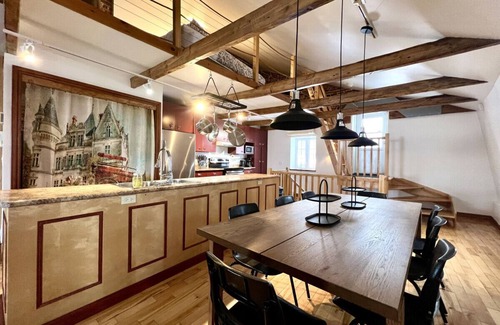 Saint-Jean-Baptiste Apartamento | Nice condo with mezzanine floor and terrace.