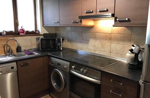 Err Casa | Bonita casa esquinera con jardín y buenas vistas