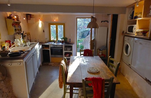Correns Casa | Nice cosy house 20 metres from the river