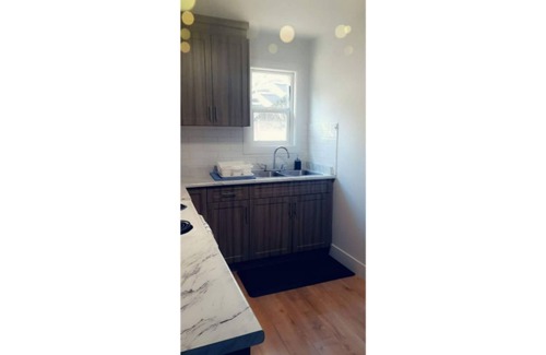 Surrey Newton Casa | Nice cozy 1 bedroom unit. close to everything. Quiet neighborhood.