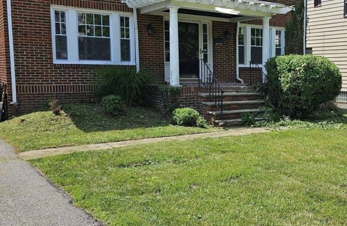 Cleveland Casa | Nice & Cozy Single Family Home