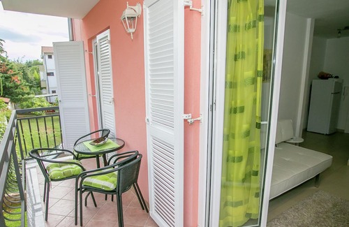 Cancini Otro | Amplio Apartamento cerca del mar en Kukci Croacia