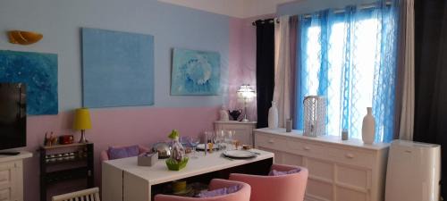 Gambetta Cama Y Desayuno | NICE EXCEPTIONNEL 2 PIECES DANS APPARTEMENT D HOTE 40 M2 ATYPIQUE ORIGINAL 200 m mer PROMENADE DES ANGLAIS, PLAGES