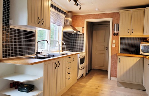 Slite Casa | Nice holiday home at Gotland's most child-friendly beach Vitviken/Åminne | SE12048