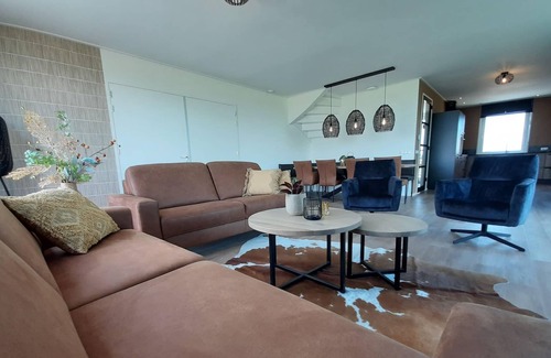 Leons Casa | Encantadora villa en las aguas de Frisia con balandra (de pago)