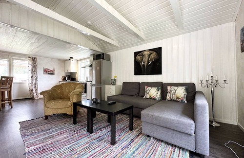 Timmersdala Chalet De Esquí | Nice holiday home by the lake Vristulven | SE08049