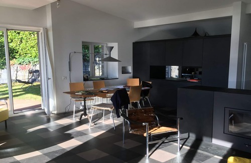 Orselina Casa | Bonita casa de vacaciones con piscina, jardín y terraza, zona tranquila + vista maravillosa