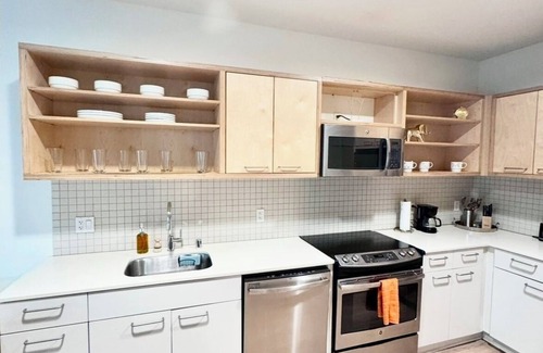 Atwater Village Apartamento | Nice Hollywood Blvd. Apartment with FREE PARKING