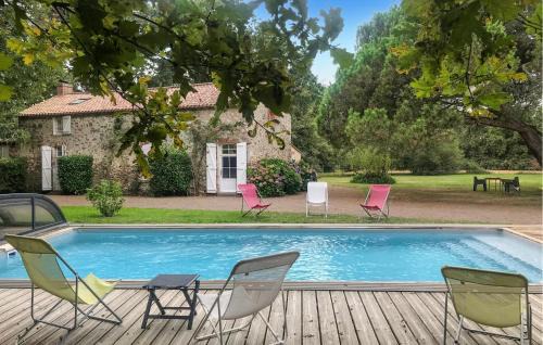 La Boissiere-des-Landes Casa | Nice Home In La Boissière Des Lande