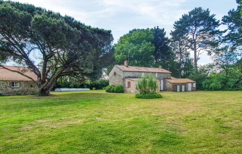 La Boissiere-des-Landes Casa | Nice Home In La Boissière Des Lande