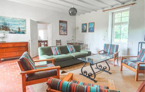 La Boissiere-des-Landes Casa | Nice Home In La Boissière Des Lande