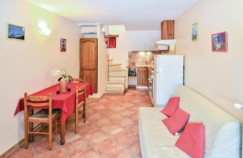 Saint-Leger-du-Ventoux Casa | Nice home in Saint Lger du Ventoux with 2 Bedrooms and Outdoor swimming pool