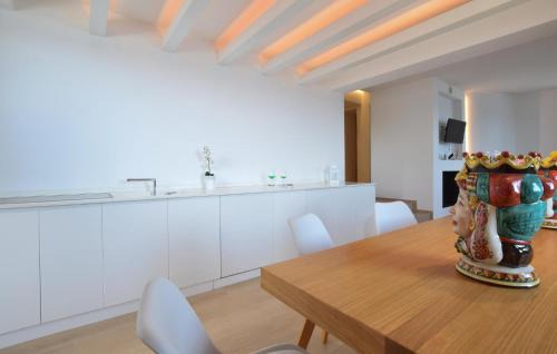 Torre Colonna-sperone Casa | Nice Home In Altavilla Milicia