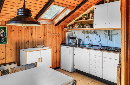 Anholt Casa | Nice Home In Anholt With Kitchen