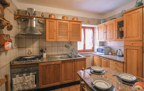 Seravezza Casa | Nice Home In Azzano With Wifi