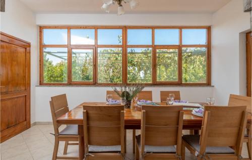 Orihi Casa | Nice Home In Barban With Kitchen