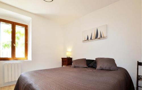 Bizanet Casa | Nice Home In Bizanet With Kitchen