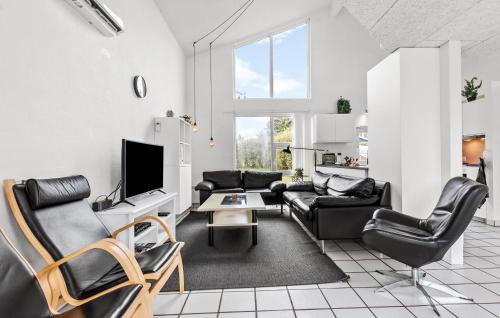 Øer Strand Casa | Nice Home In Ebeltoft With Sauna