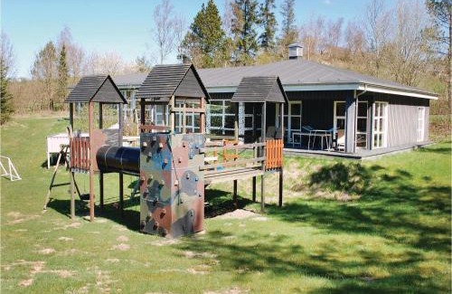 Handrup Strand Casa | Nice Home In Ebeltoft With Kitchen