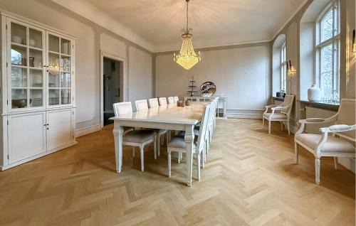 Vallakra Casa | Nice Home In Ekeby With Wifi