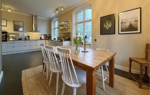 Vallakra Casa | Nice Home In Ekeby With Wifi
