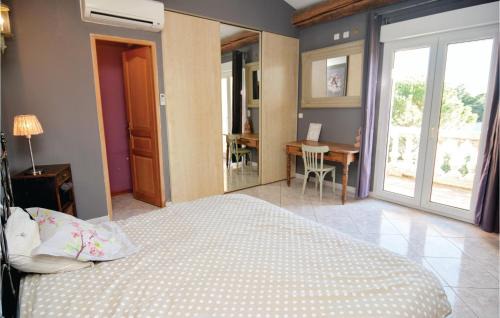 Eyguieres Casa | Nice Home In Eyguieres With Wifi
