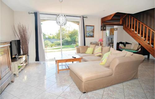 Eyguieres Casa | Nice Home In Eyguieres With Wifi