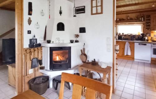 Fjalkinge Casa | Nice Home In Fjälkinge With Kitchen