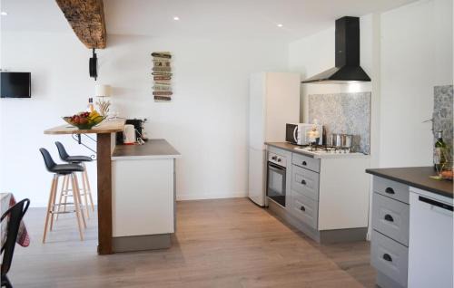 Razac-de-Saussignac Casa | Nice Home In Razac-De-Saussignac